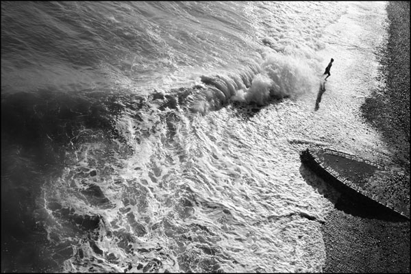 A-093. Racing the Breaking Wave - by Greig Clifford